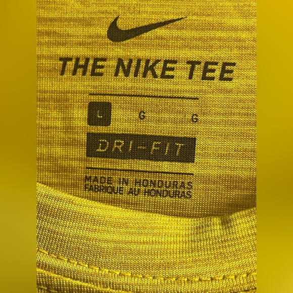 Women’s Nike Dri-Fit Yellow NCAA Iowa Hawkeyes Long Sleeve Size Large Shirt‎ - Picture 3 of 5